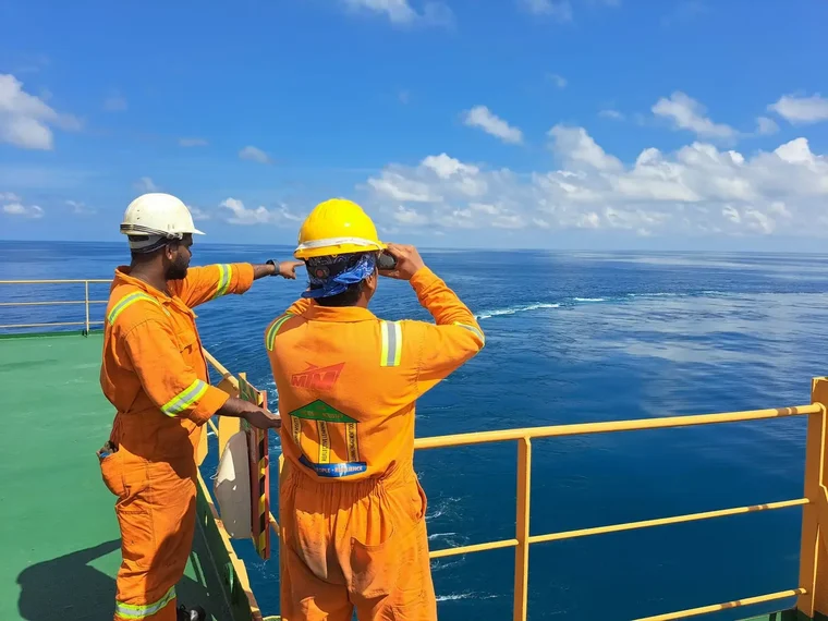 Pekerja di dek rig lepas pantai